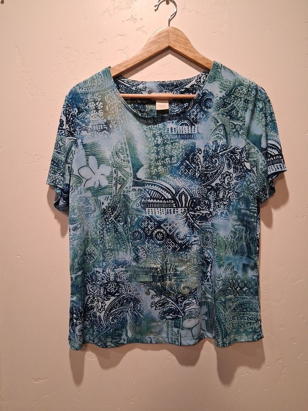 Travelsmith Blue Geometric Blue Floral‎ Wrinkle Free Packable Blouse Size M